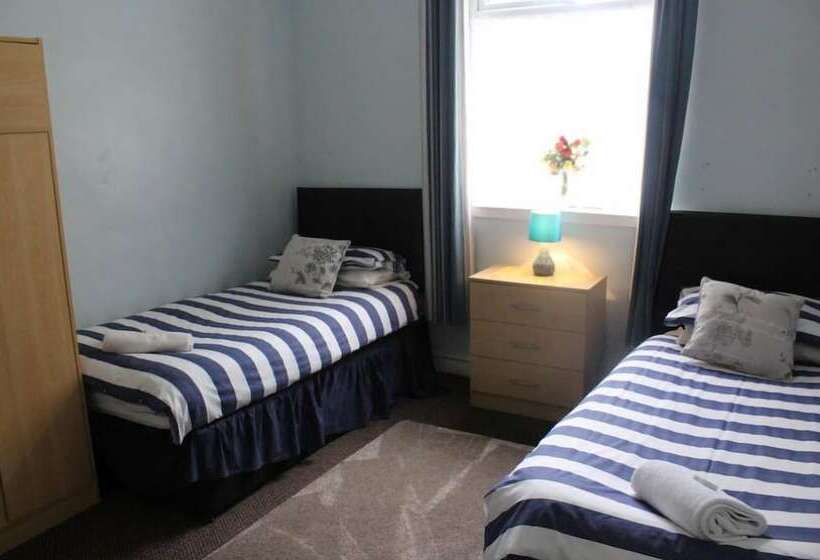 Отель The Vale Apart