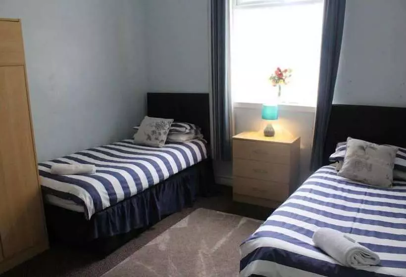 Отель The Vale Apart