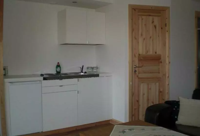 Aamiaismajoitus (B&B) Gästrum Gnottnehult