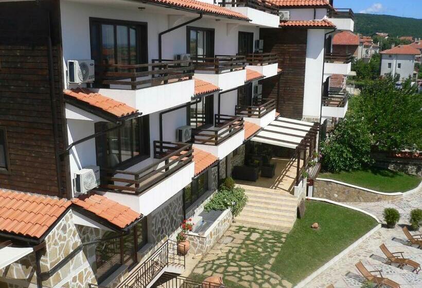 בית מלון כפרי Madara Club And Spa