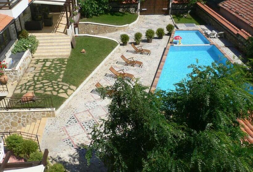 בית מלון כפרי Madara Club And Spa