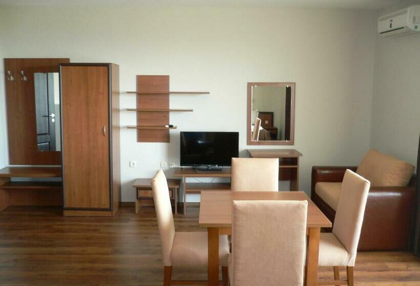 בית מלון כפרי Madara Club And Spa