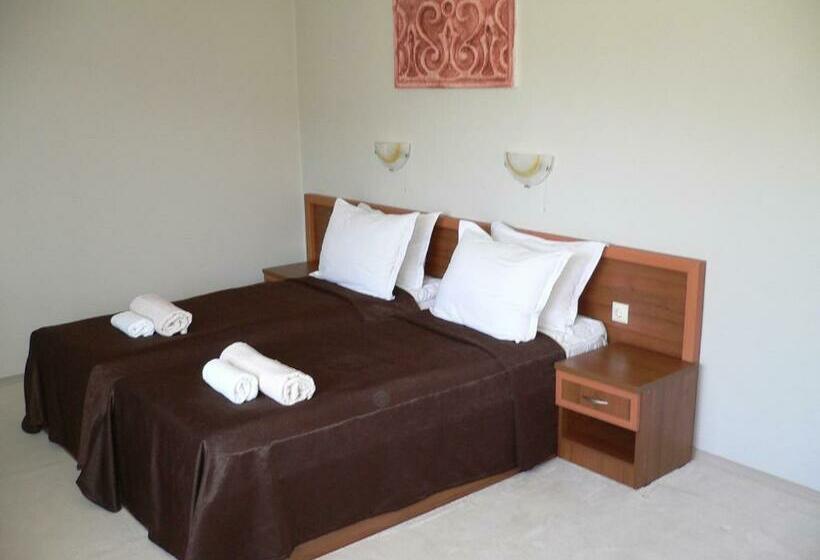 בית מלון כפרי Madara Club And Spa