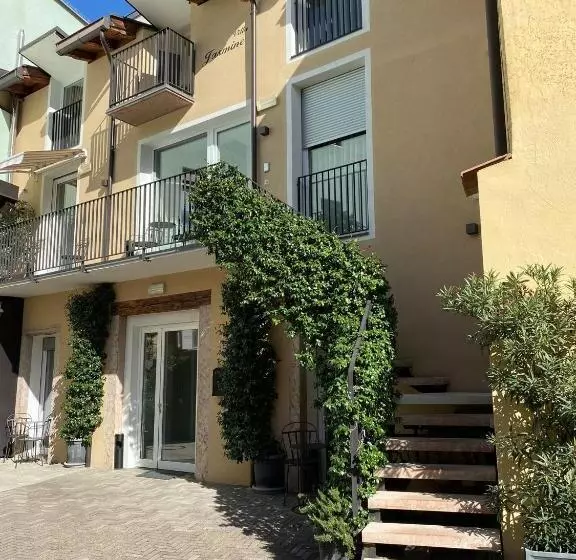 پانسیون Villa Jasmine