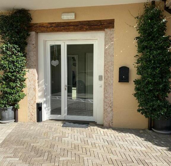 پانسیون Villa Jasmine