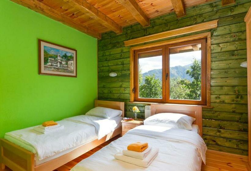 استراحتگاه Villa Gacka