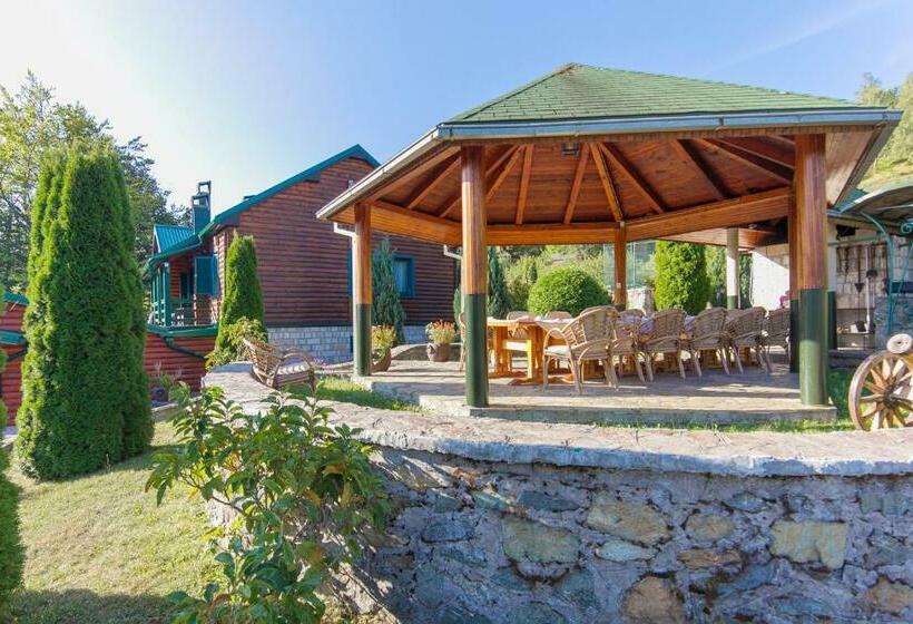 استراحتگاه Villa Gacka