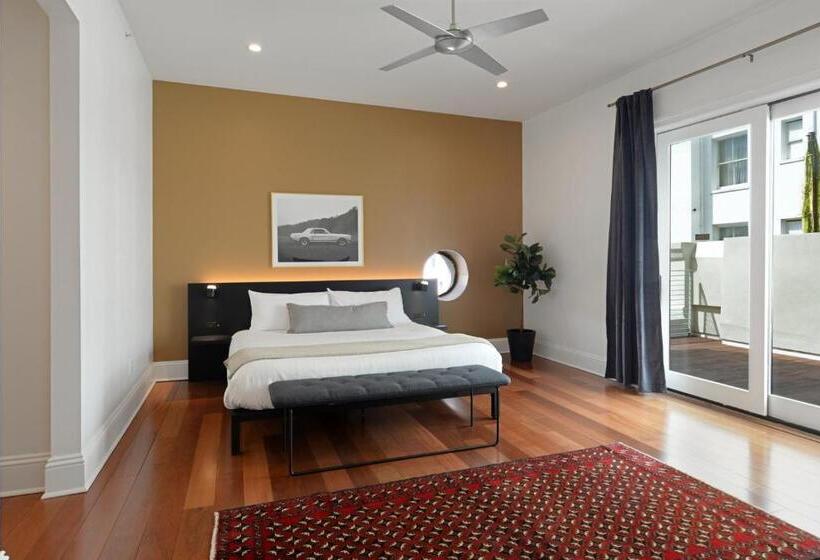 Roami At Factors Row