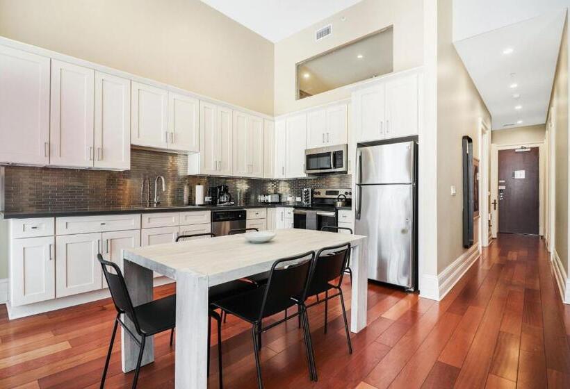 Roami At Factors Row