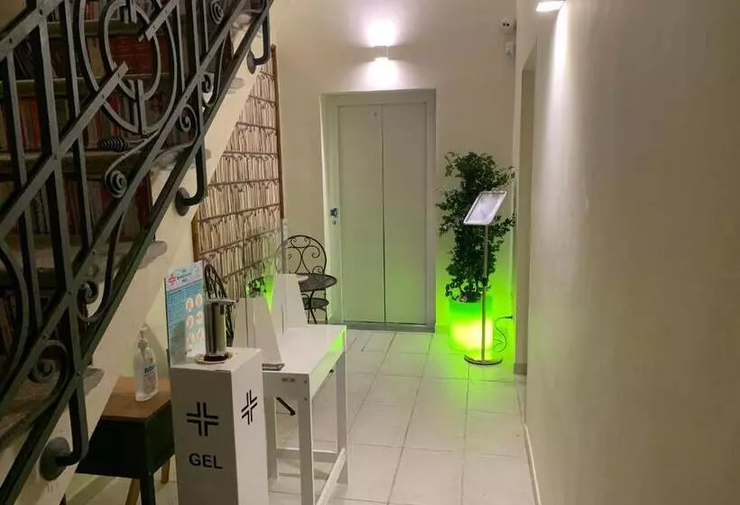 Aamiaismajoitus (B&B) Piazza Fontana Luxury