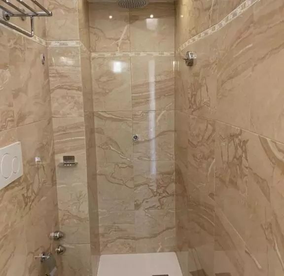 Aamiaismajoitus (B&B) Piazza Fontana Luxury