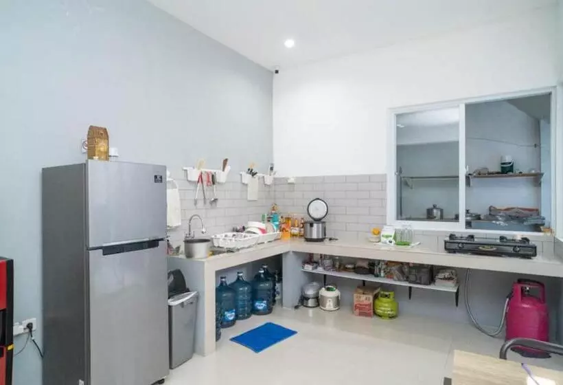 Hotelli Koolkost Near Taman Budaya Sentul