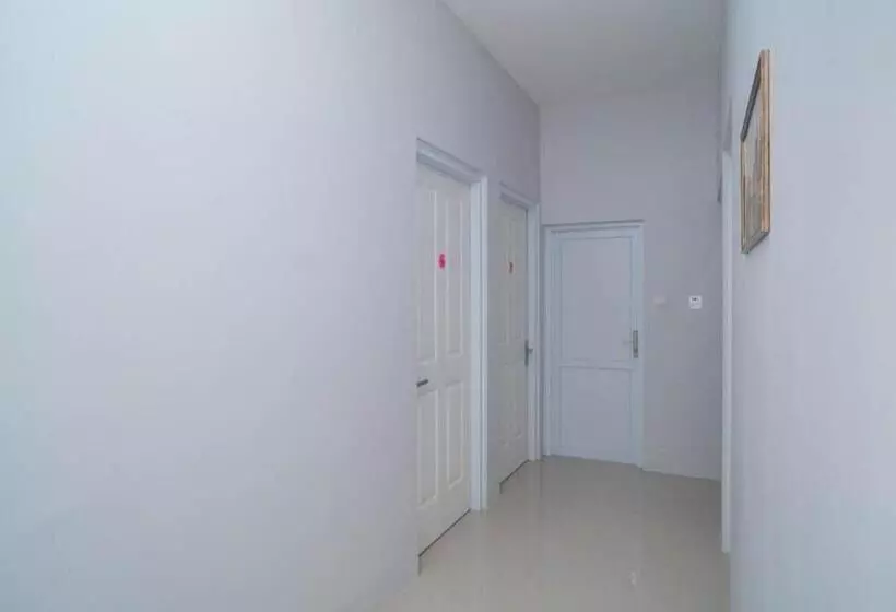 Hotelli Koolkost Near Taman Budaya Sentul