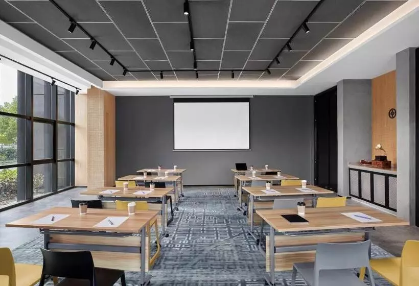 Hotelli Moxy Shanghai Hongqiao Necc