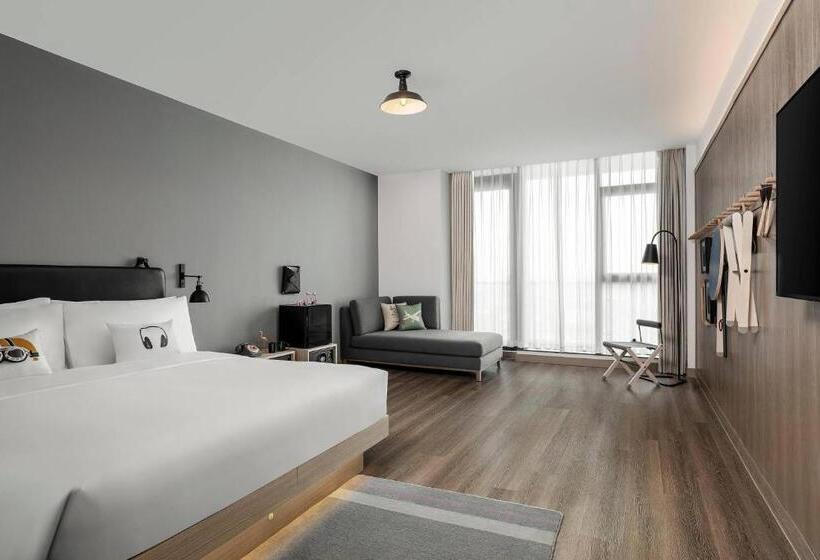 Hotel Moxy Shanghai Hongqiao Necc