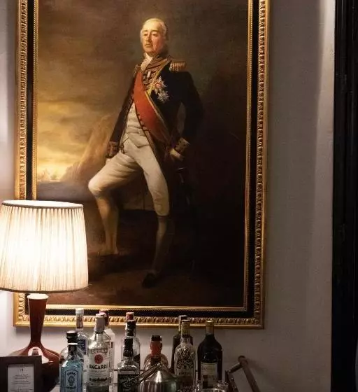 Hotelli Plaza 18   Grupo Califa