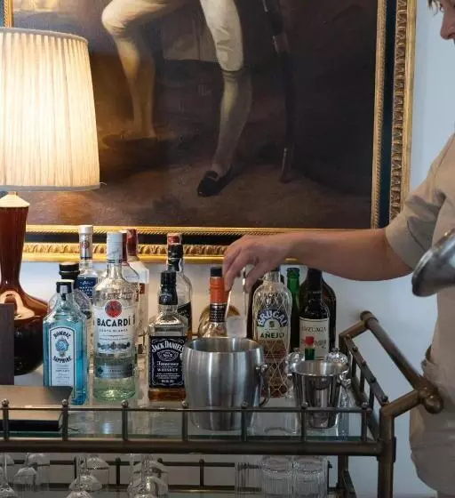 Hotelli Plaza 18   Grupo Califa