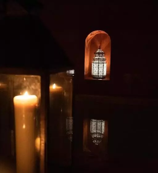 Hotelli Plaza 18   Grupo Califa