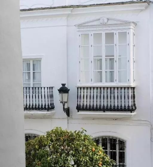 Hotelli Plaza 18   Grupo Califa