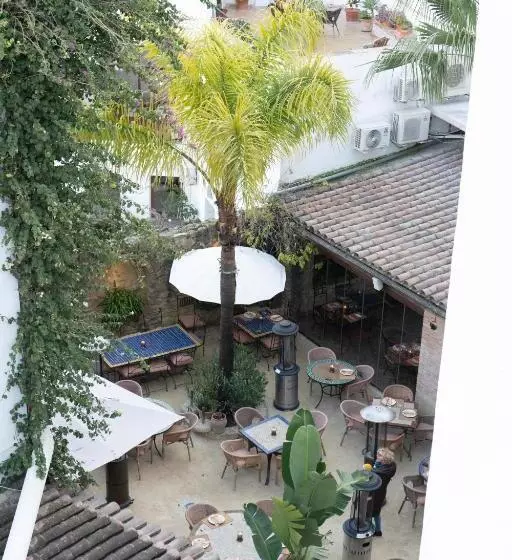 Hotelli Plaza 18   Grupo Califa