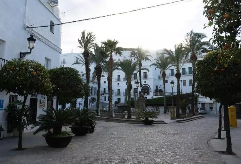 Hotelli Plaza 18   Grupo Califa