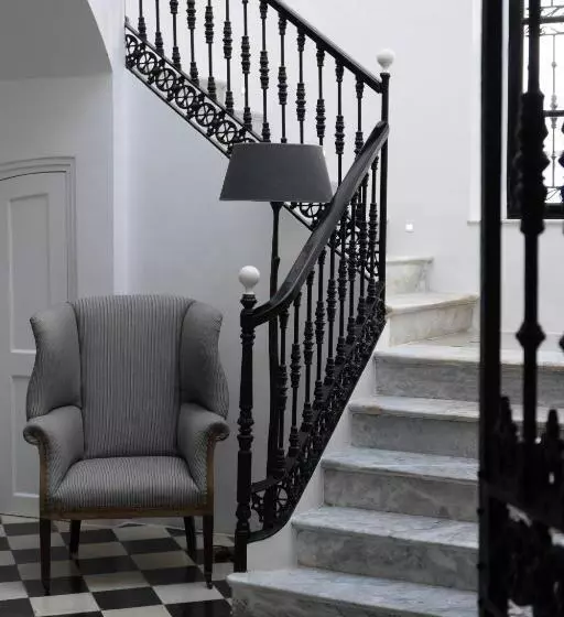 Hotelli Plaza 18   Grupo Califa