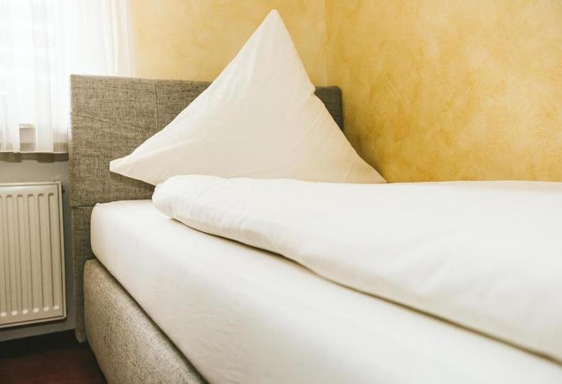 Отель Schultes Landhaus