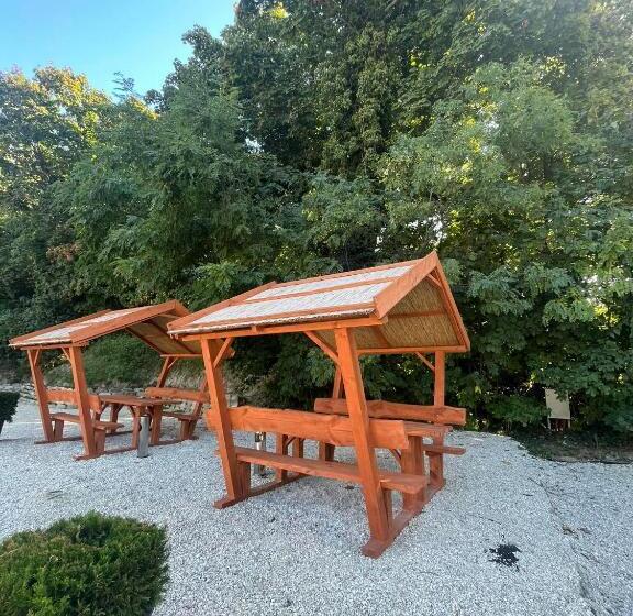 Kinizsi Udvar Apartmanház