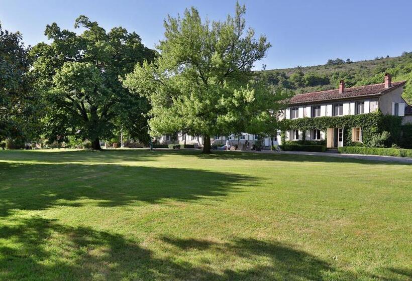 بنسيون La Chapelle Aux Acacias