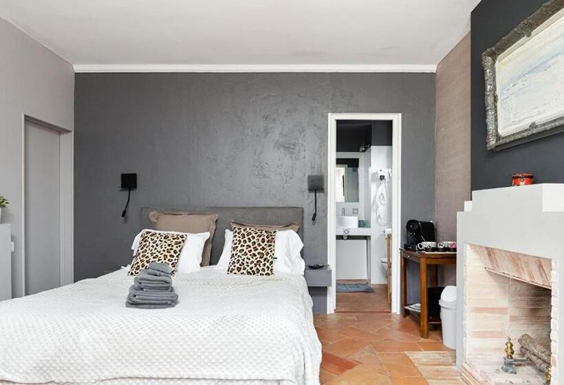 بنسيون La Chapelle Aux Acacias