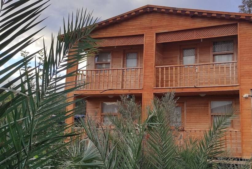 تختخواب و صبحانه Karabi̇bi̇k Bungalow