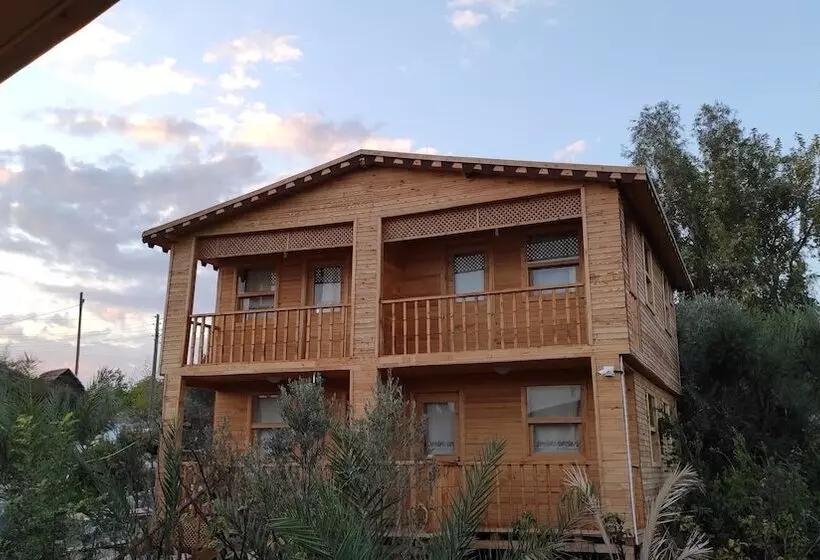 تختخواب و صبحانه Karabi̇bi̇k Bungalow