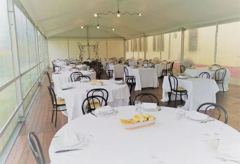 هتل Agriturismo Cascina Smeralda