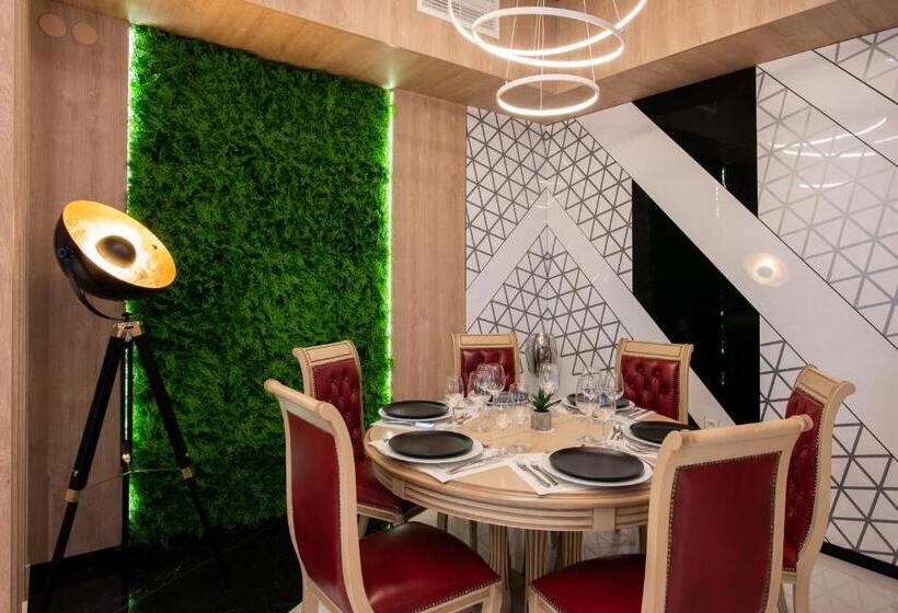 Family Hotel Business Club