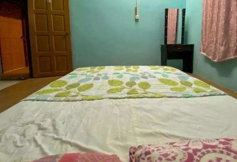 ホテル Oyo 90267 Isup's Countryside Homestay