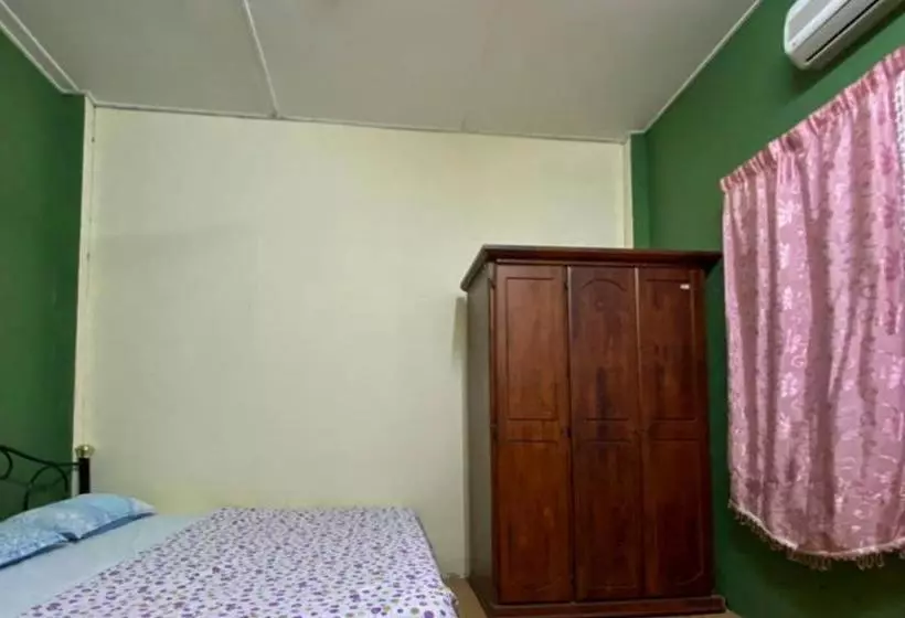ホテル Oyo 90267 Isup's Countryside Homestay
