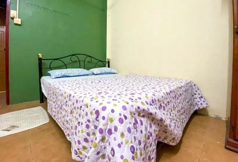 ホテル Oyo 90267 Isup's Countryside Homestay