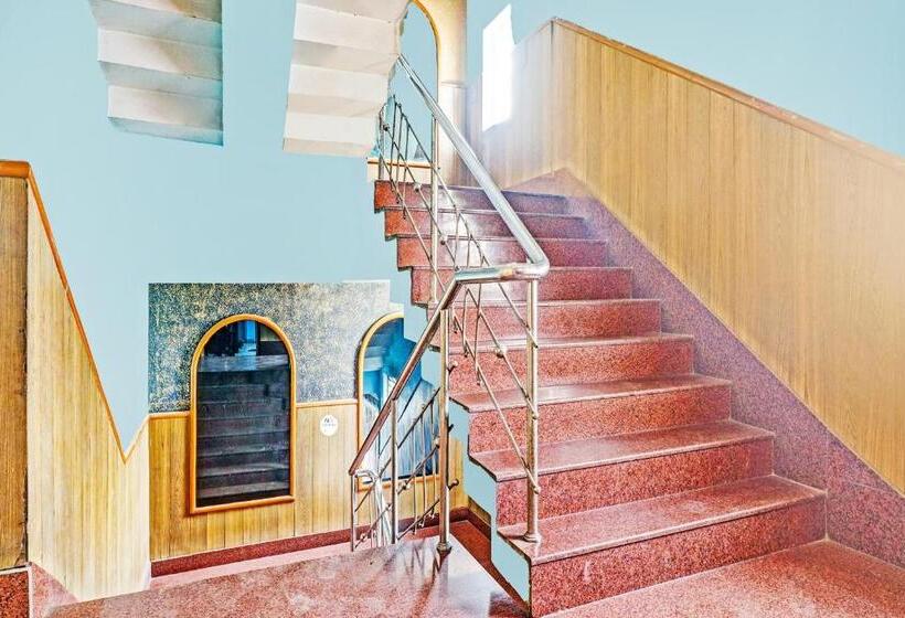 Отель Spot On 79210 Royal Galaxy