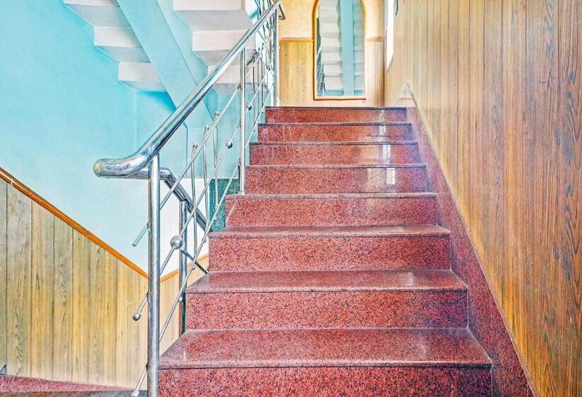 Отель Spot On 79210 Royal Galaxy