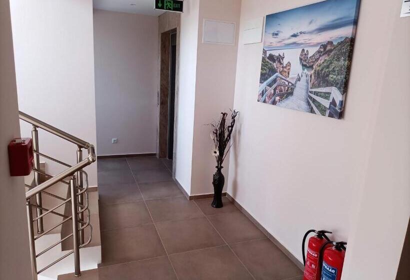 هتل Vanilla, Varna   Free Parking