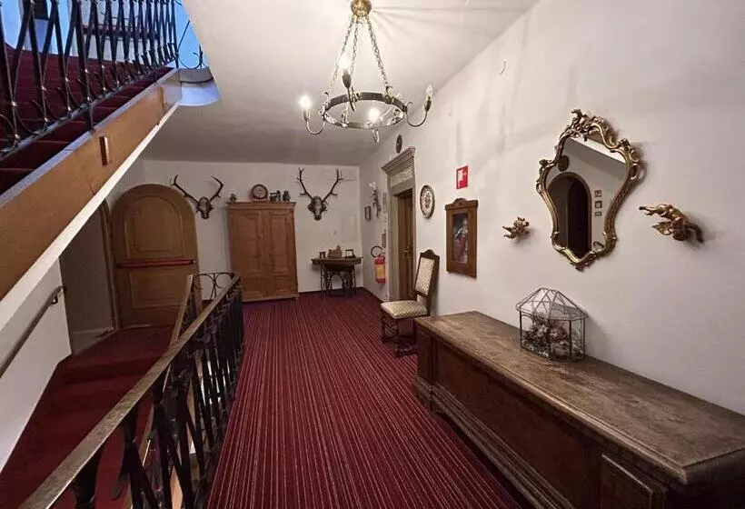 Majatalo Roter Adler