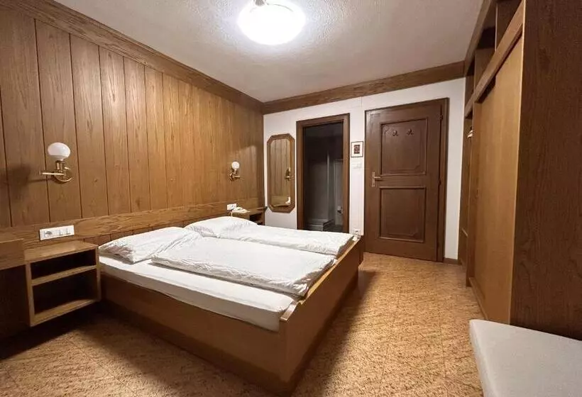 Majatalo Roter Adler