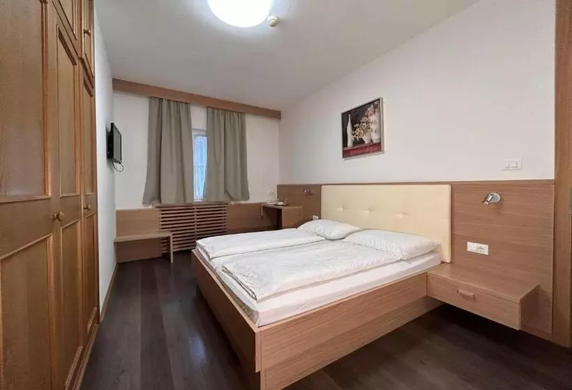 Majatalo Roter Adler