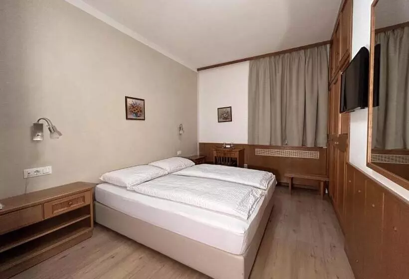 Majatalo Roter Adler