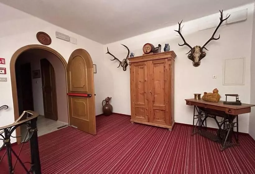 Majatalo Roter Adler