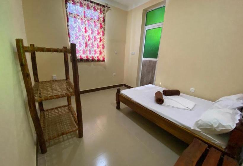 צימר Village Hostel