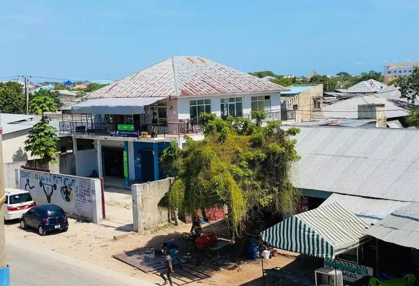 Aamiaismajoitus (B&B) Village Hostel