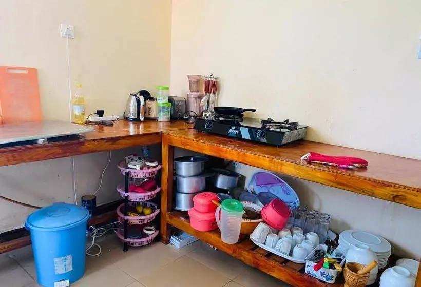 Aamiaismajoitus (B&B) Village Hostel