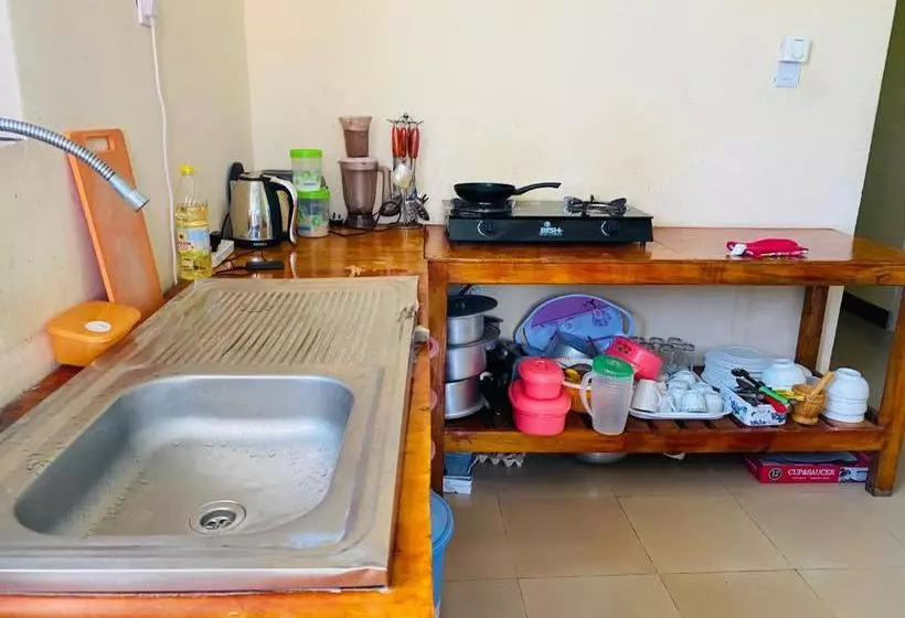 Aamiaismajoitus (B&B) Village Hostel