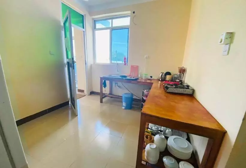 Aamiaismajoitus (B&B) Village Hostel